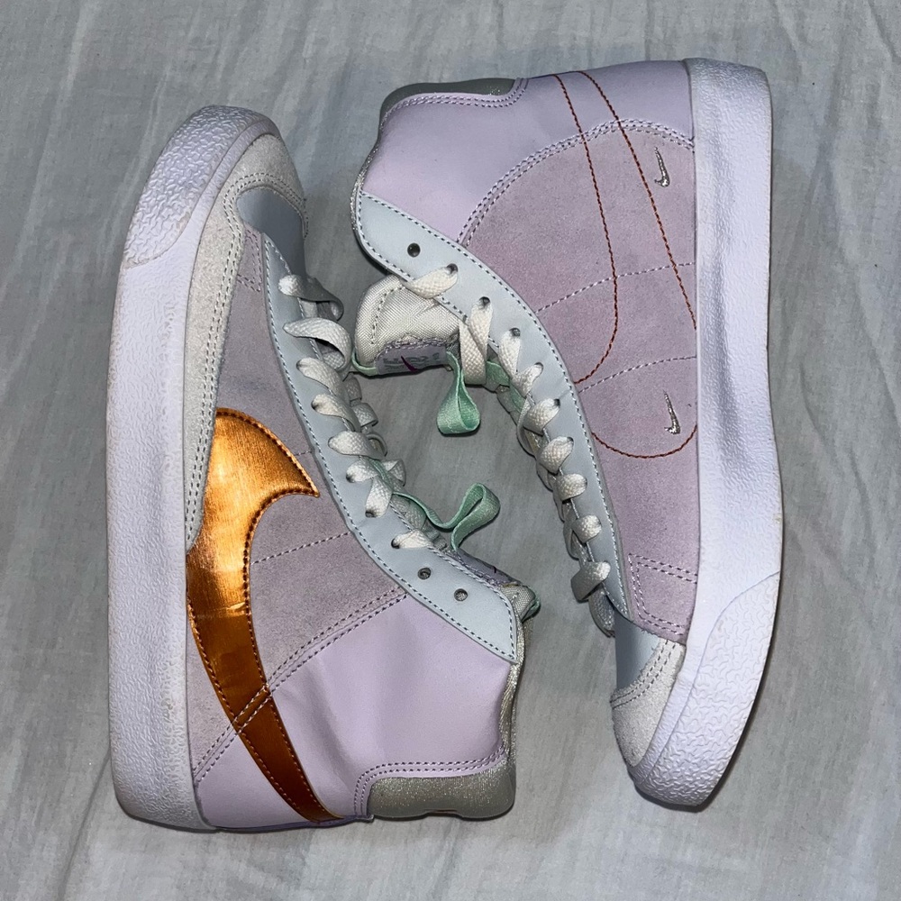 Nike Youth 5.5 High Tops Lavender, Bronze, Silver, Mint